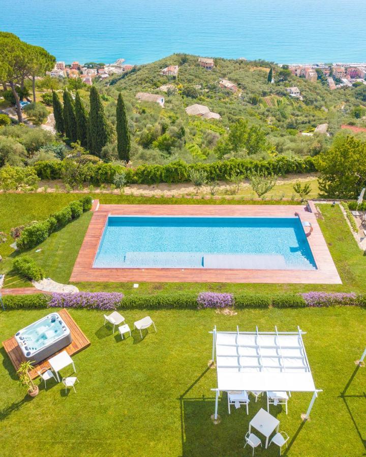 Villa Riviera Resort Lavagna Eksteriør bilde