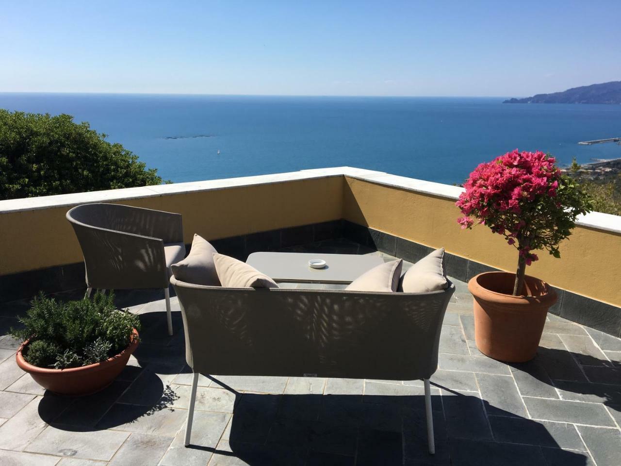 Villa Riviera Resort Lavagna Eksteriør bilde